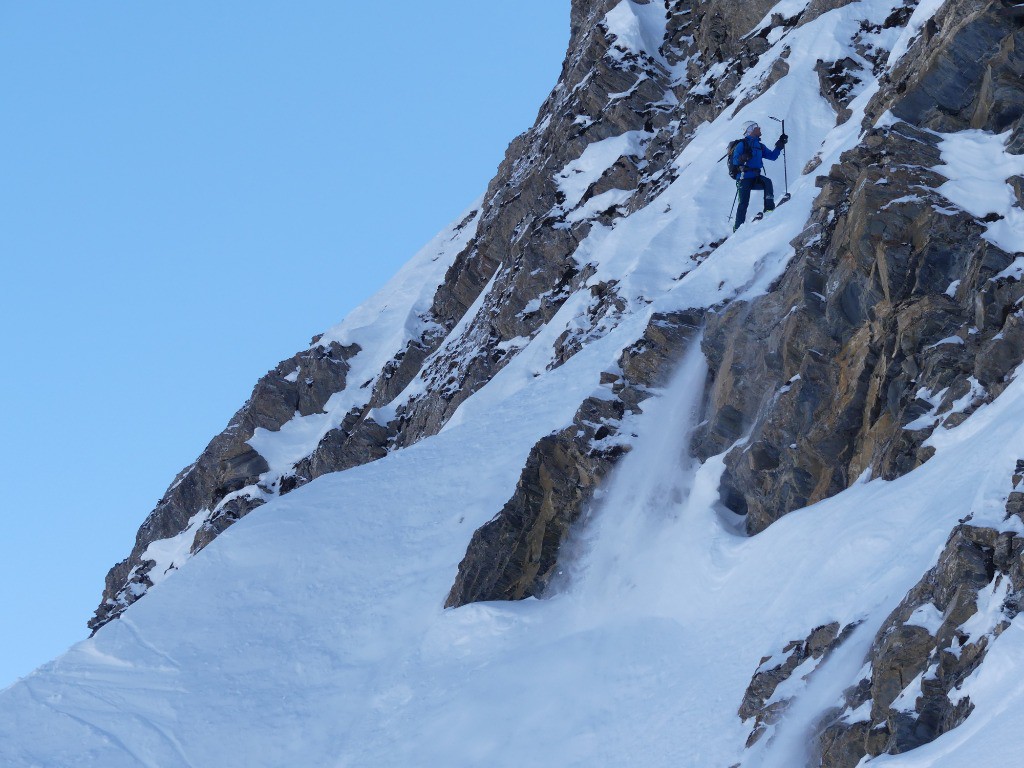 perdu dans les rochers