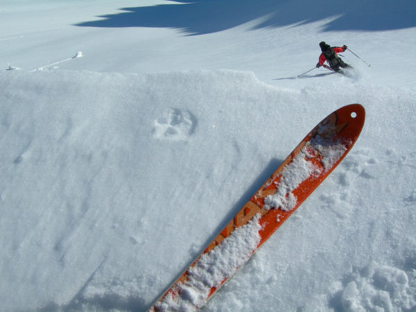 #4 Col des Balmettes : Les premiers virages sous le Col des Balmettes ! La neige est mieux que bien par rapport à la montée ! Col des Balmettes : Les premiers virages sous le Col des Balmettes ! La neige est mieux que bien par rapport à la montée !