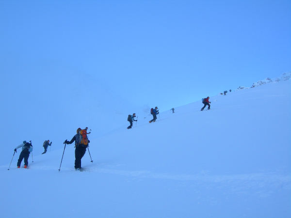 #1 Sous le Col du Villonet : En route pour le col du Villonet, sur une neige surcroutée ! (ça bouchonne sévère !!!) Sous le Col du Villonet : En route pour le col du Villonet, sur une neige surcroutée ! (ça bouchonne sévère !!!)