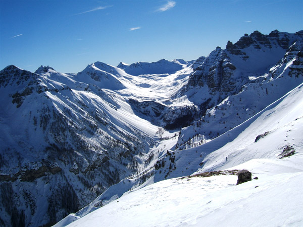 #5 La Croix de Carlé : Le vallon de Gialorgues avec le Pal tout au fond et à sa gauche le Bollofré La Croix de Carlé : Le vallon de Gialorgues avec le Pal tout au fond et à sa gauche le Bollofré