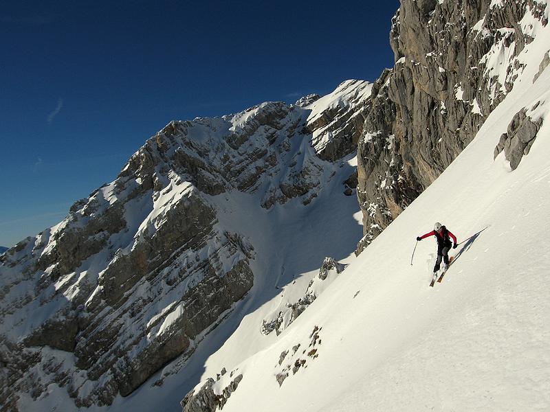 #5 Pointe Blanche : Face à la facette NE du Jallouvre Pointe Blanche : Face à la facette NE du Jallouvre