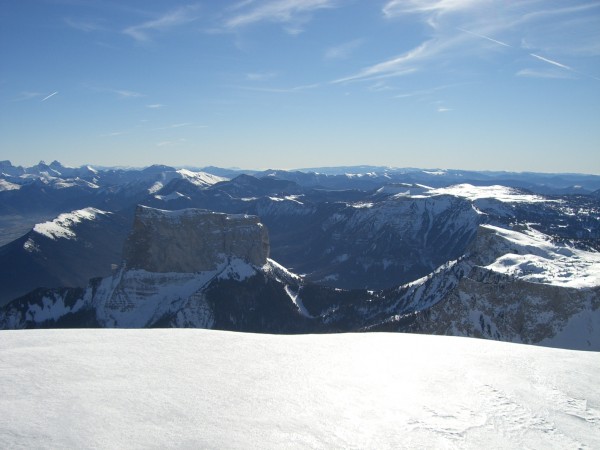 #2 Mont aiguille : Voilà une aiguille sans chat! mais toujours aussi belle vu du Grand Veymont Mont aiguille : Voilà une aiguille sans chat! mais toujours aussi belle vu du Grand Veymont