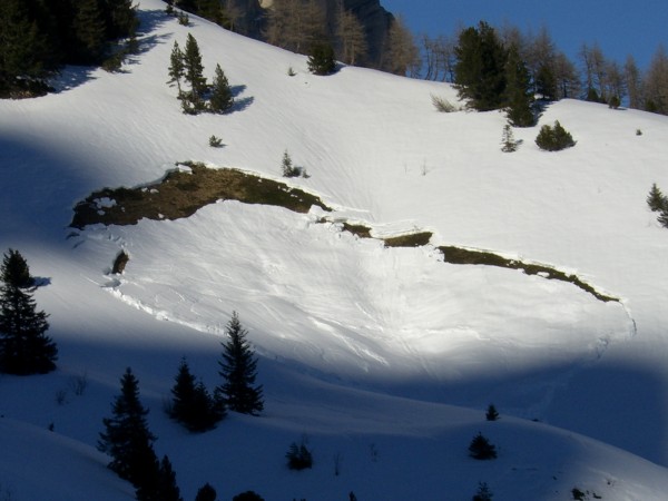 #4 Avalanche : Attention aux combes ou les avalanches ne sont pas toutes parties! Avalanche : Attention aux combes ou les avalanches ne sont pas toutes parties!