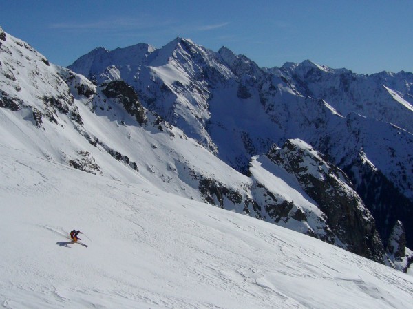 #6 Combe SO du Taillefer : Et biiiim!! A donf sur la moquette, sous les splendides paysages de l Combe SO du Taillefer : Et biiiim!! A donf sur la moquette, sous les splendides paysages de l'Armet.