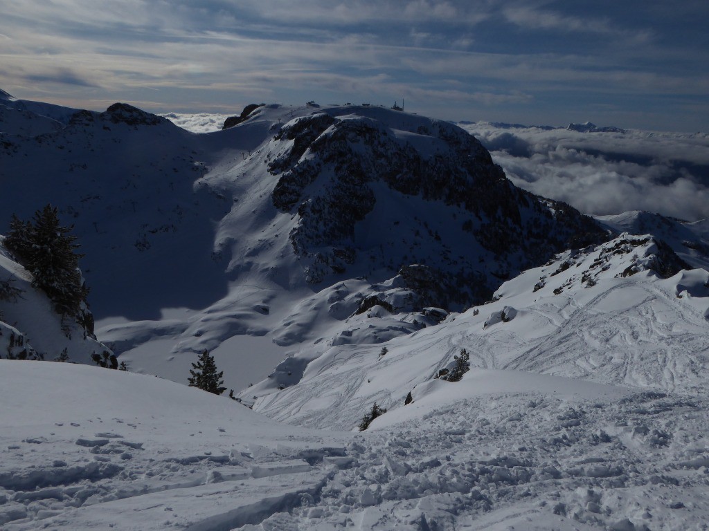 #6 Vue vers les lacs Robert, la Croix de Chamrousse et la belle pente depuis le Grand Eulier Vue vers les lacs Robert, la Croix de Chamrousse et la belle pente depuis le Grand Eulier