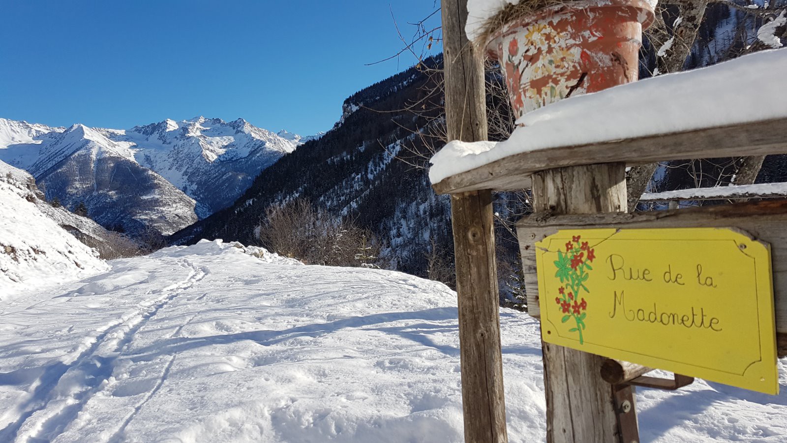 #2 Elle est bien longue la rue de la Madonette Elle est bien longue la rue de la Madonette