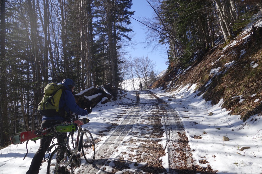 #7 Ca passe ni a skin ni a vélo Ca passe ni a skin ni a vélo