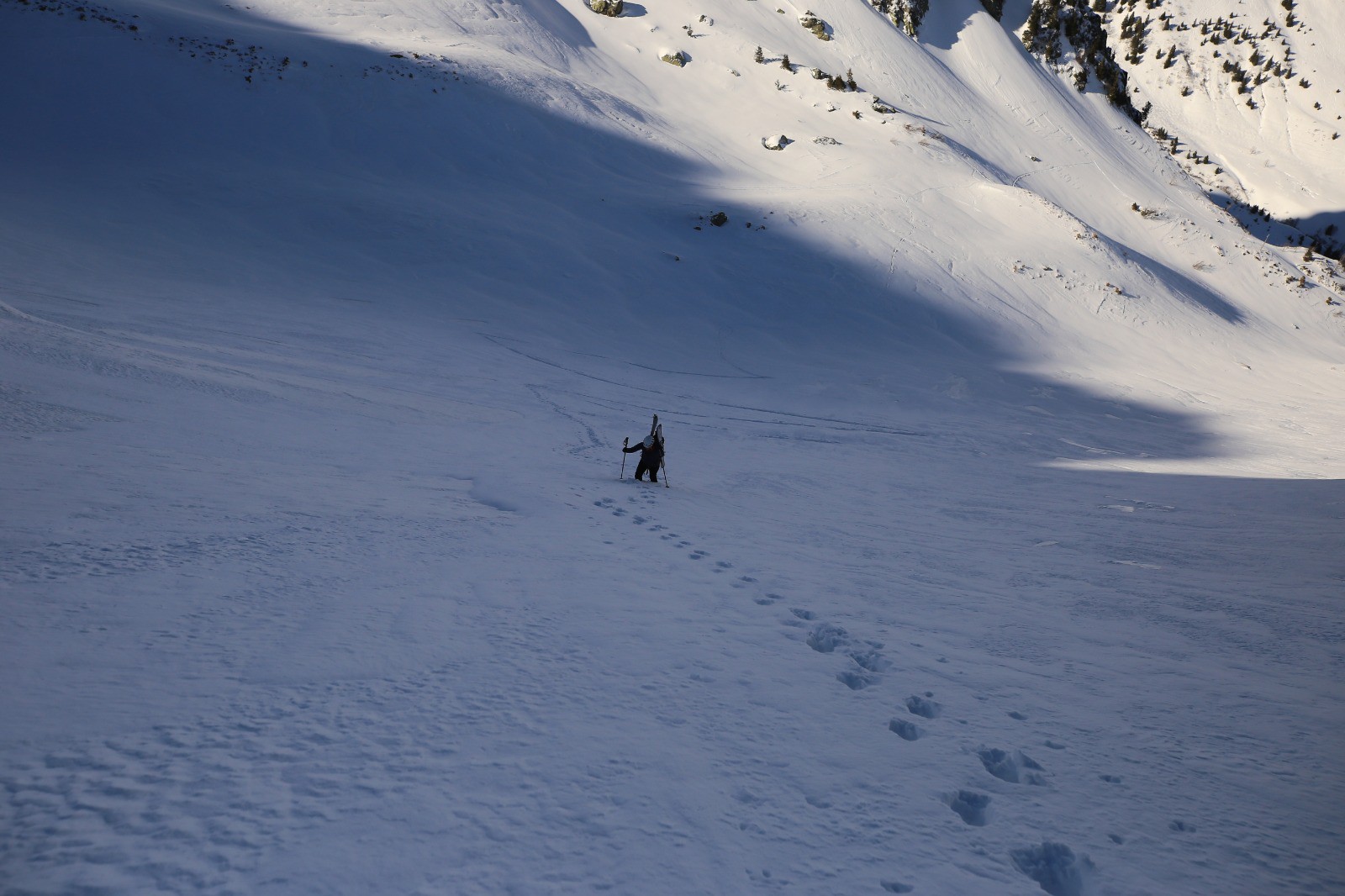 Noémie dans la première pente d'accès aux Cabottes