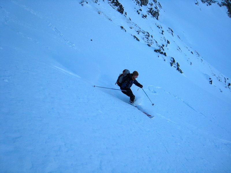 Couloir N du Grand Charnier : dans la partie basse du couloir, 10cm de poudreuse fraiche