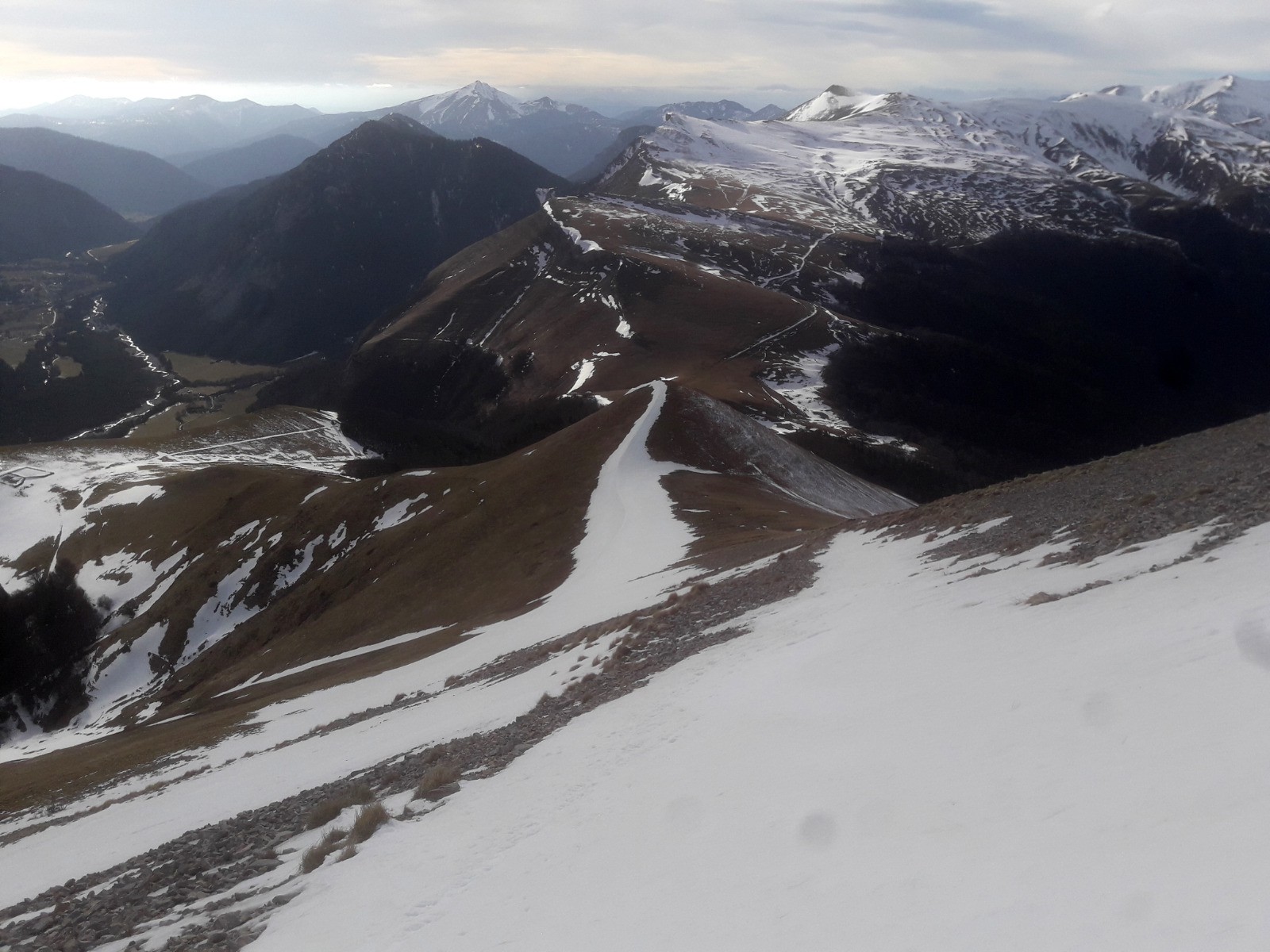 Glissade sur congère jusqu'au col de la Croix, mieux que des canons à Neige