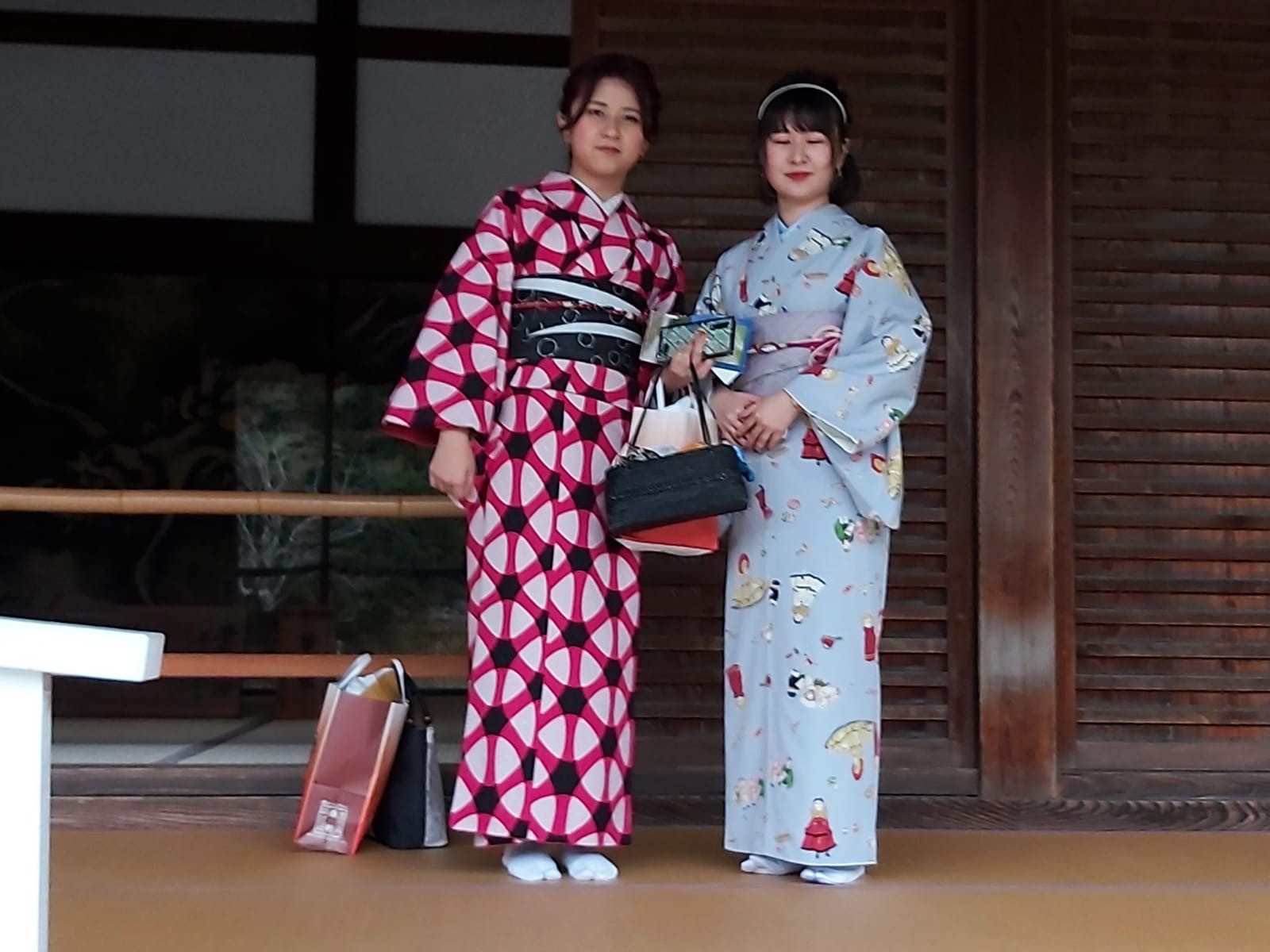 Les filles en kimono à
Kyoto