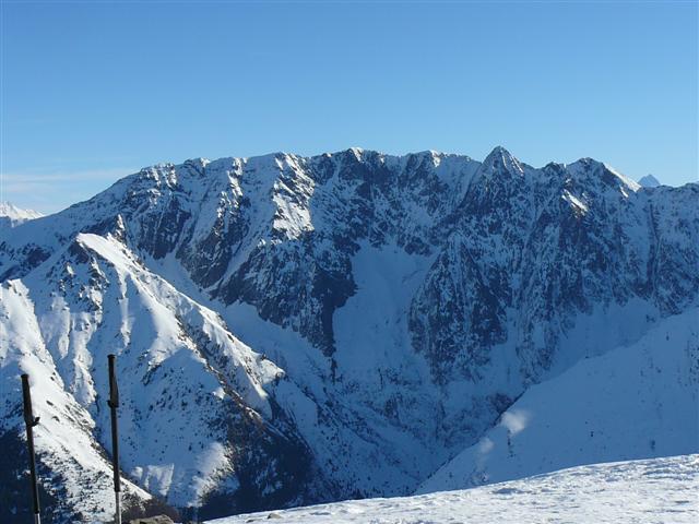 #3 L L'effroyable Face W des Armets : Hou la la, que de saignées impressionnantes dans cette face Ouest et bien remplies semble t'il (c'est pas moi qui irai voir)