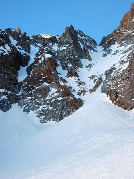 #1 le Couloir : Le couloir N de la breche de la gandoliere ce 26/01/08.
Pas tres fournie. Le verrou ne passe pas à ski le Couloir : Le couloir N de la breche de la gandoliere ce 26/01/08.
Pas tres fournie. Le verrou ne passe pas à ski