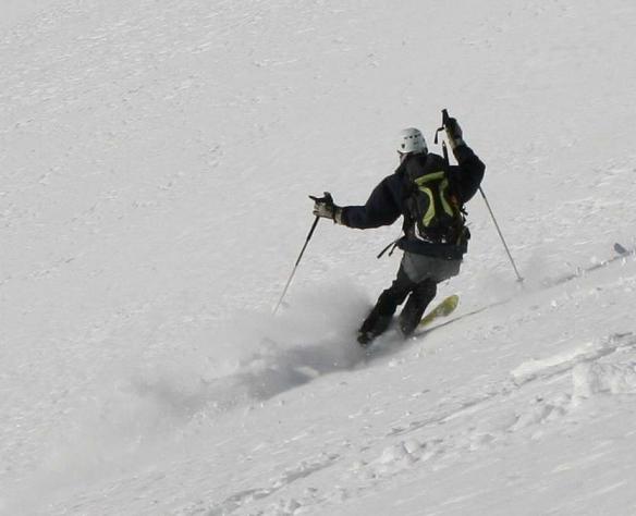 #11 zoom léger : neige légère au bas du couloir zoom léger : neige légère au bas du couloir