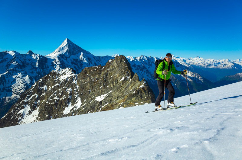 Bietschhorn et Mont Blanc tout au fond