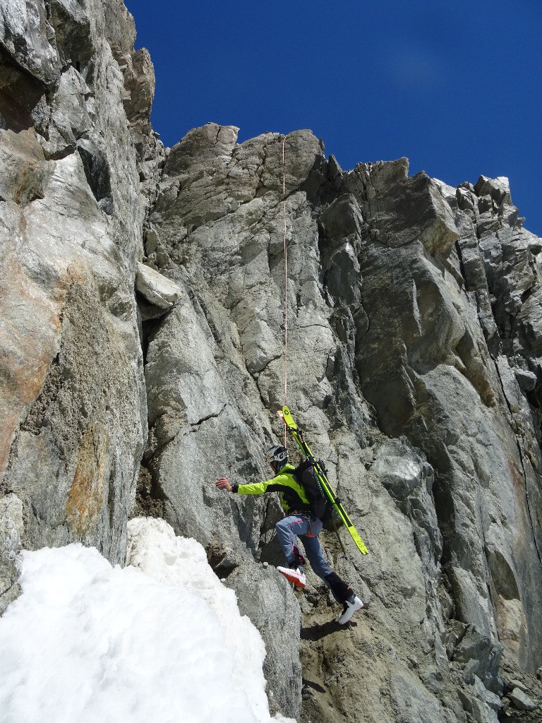 #20 Rappel en bas du Couloir en Y
Rappel en bas du Couloir en Y