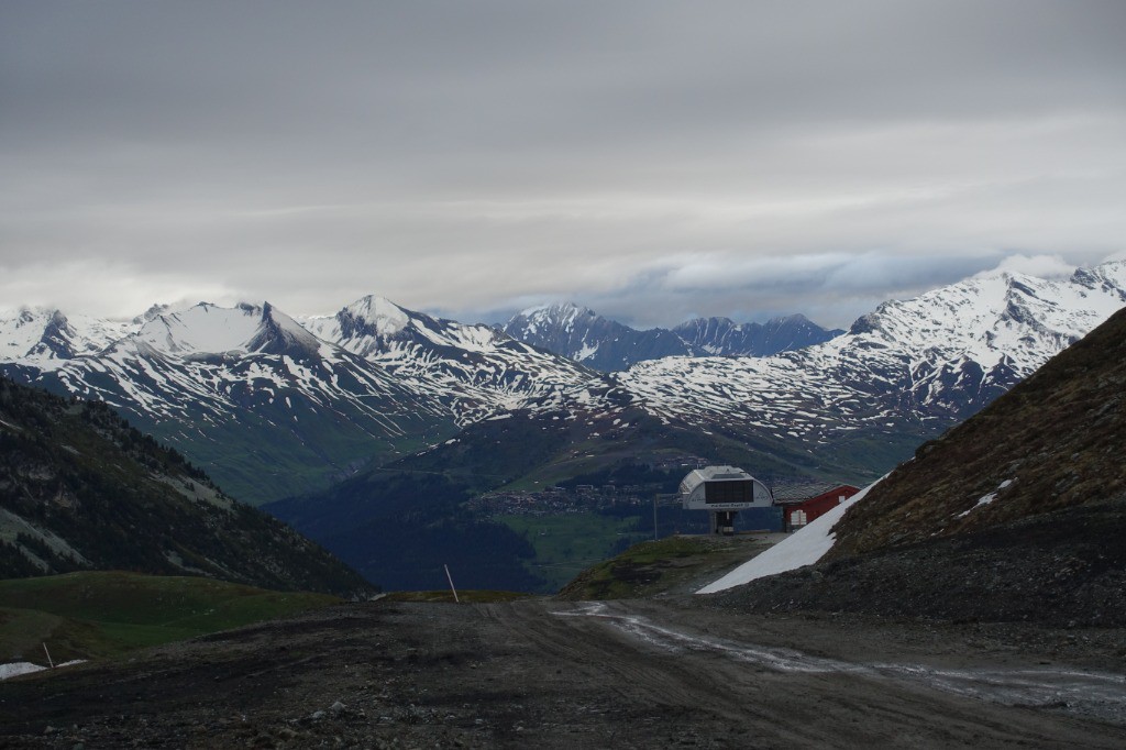 #2 Les Alpes Grées et la Rosière déjà au vert. Les Alpes Grées et la Rosière déjà au vert.