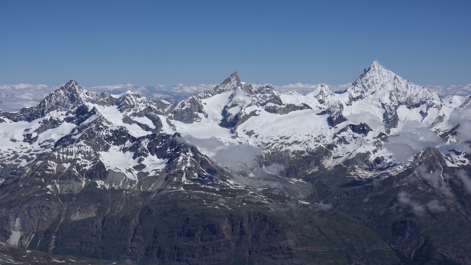 Panorama sur l'Ober Gabelhorn, le Zinalrothorn et le Weisshorn