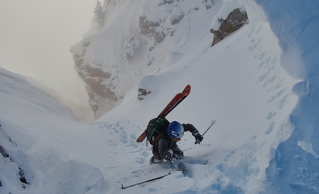 #18 Steph dans le mur final sous la corniche sommitale... Steph dans le mur final sous la corniche sommitale...