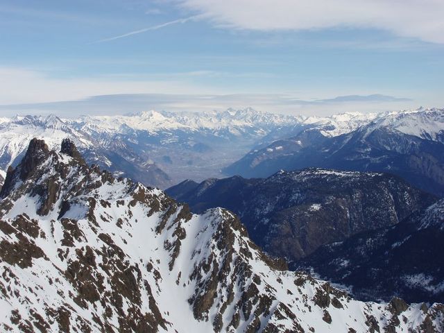 #6 Vallée du Rhône : Vue sur la vallée du Rhône au loin Vallée du Rhône : Vue sur la vallée du Rhône au loin