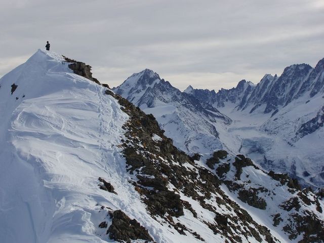 #5 Au sommet : Vue sur le massif du mont blanc face au sommet Au sommet : Vue sur le massif du mont blanc face au sommet