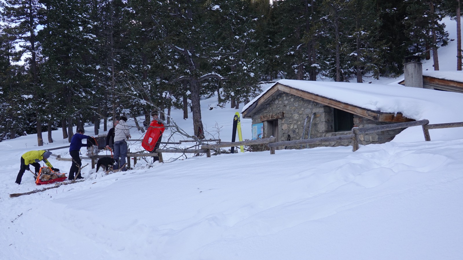 #27 Par contre, refuge de la Jaceta complet pour le réveillon Par contre, refuge de la Jaceta complet pour le réveillon