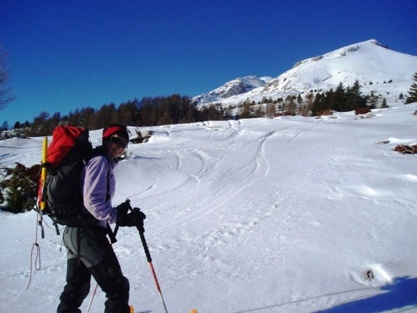 #1 Isa à l Isa à l'attaque : Il fait beau; on est au soleil, on a la neige et on est en bonne compagnie: le "pied" !!!