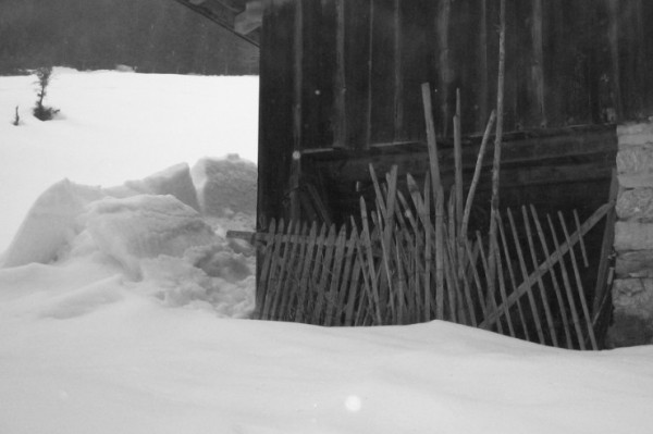 #2 activité avalancheuse : comme on le voit bien sur la photo la neige est instable les versants sud purgent - soyez prudent activité avalancheuse : comme on le voit bien sur la photo la neige est instable les versants sud purgent - soyez prudent