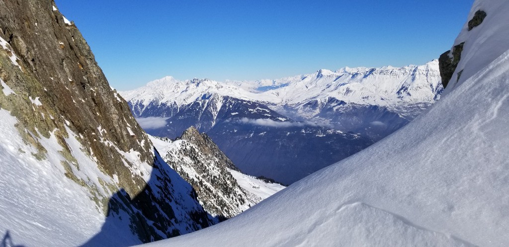 Mont Blanc et Lauzière depuis le haut du couloir coudé