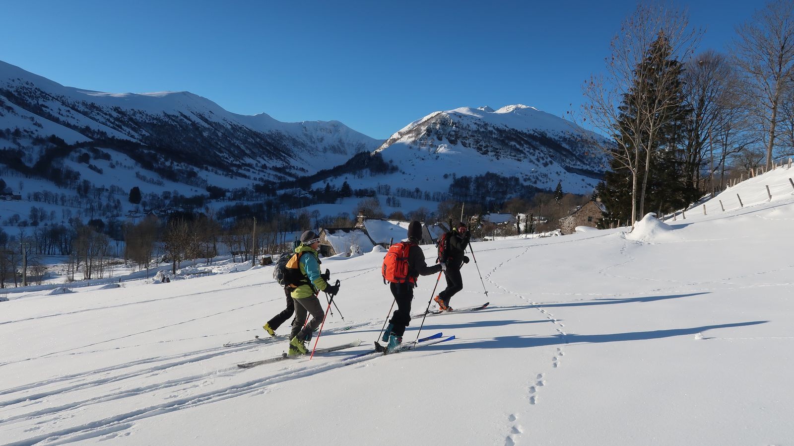 #1 Saut de clôture au dessus de Lavigerie Saut de clôture au dessus de Lavigerie