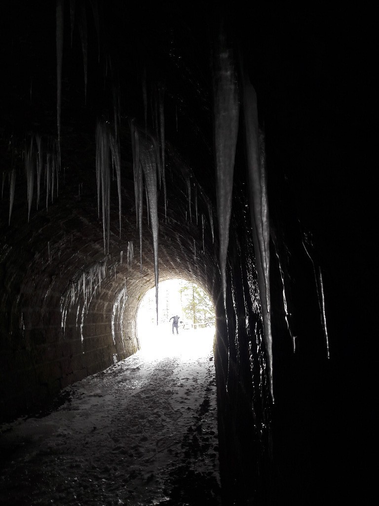 tunnel de tenaison: pas bouger les stalactites