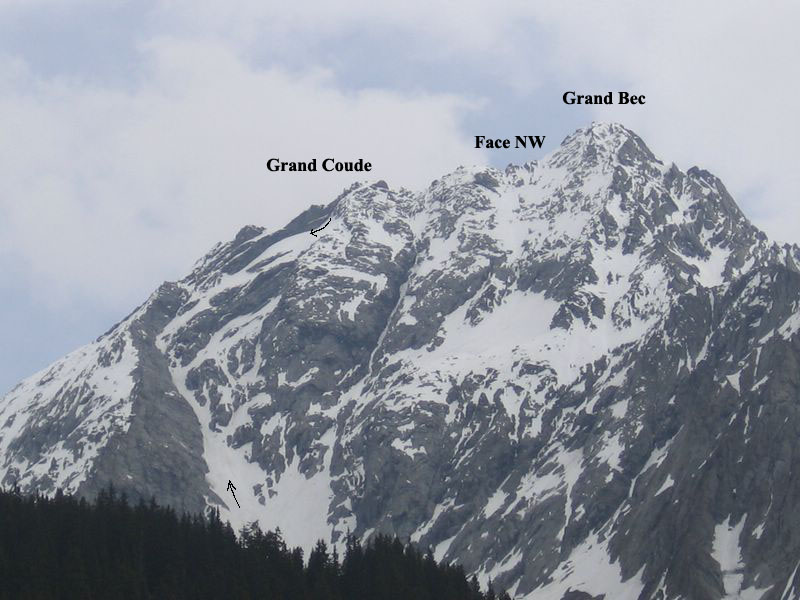 Face NW du Grand Bec. Photo de Louis Grenet, prise le 13 mai 2007 de la Rochette