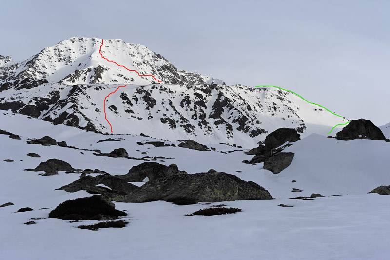 Le Dôme de Polset, face Sud-Est : en rouge l'itinéraire "direct", en vert, l'itinéraire passant par le Col de Chavière.