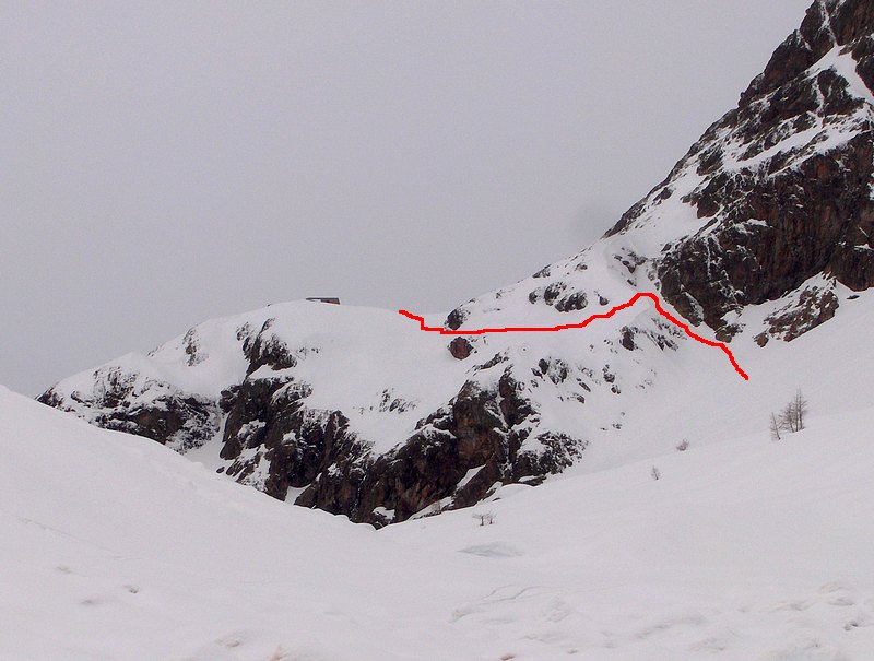 Passage montée/ descente par le couloir riche gauche du refuge d'été