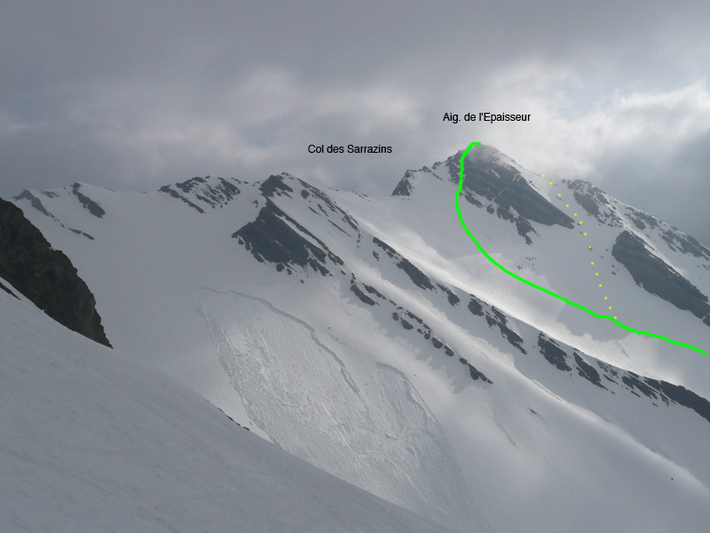 Face W de l'Aig de l'Epaisseur. En vert, le couloir W ; en pointillé jaune, un couloir secondaire (±35°/3.2)