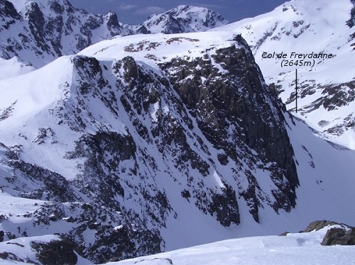 Couloirs des rochers rouges, vus de la croix de Belledonne