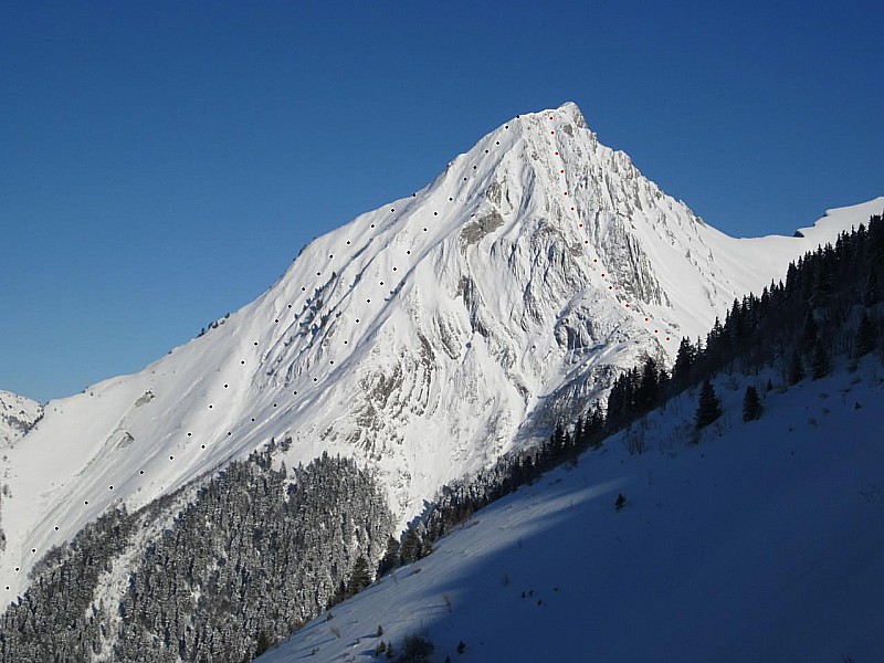 En Rouge, le Couloir SW et en Noir, les 2 lignes possibles dans la Face W.