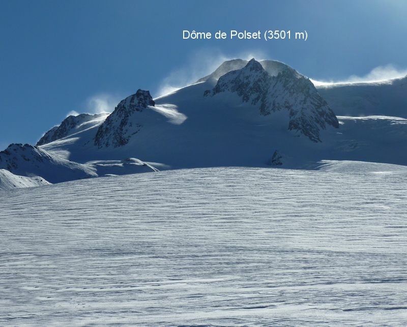 Dome de Polset versant Nord. Droit devant, la branche rive droite du Glacier de Gébroulaz la plus accessible.