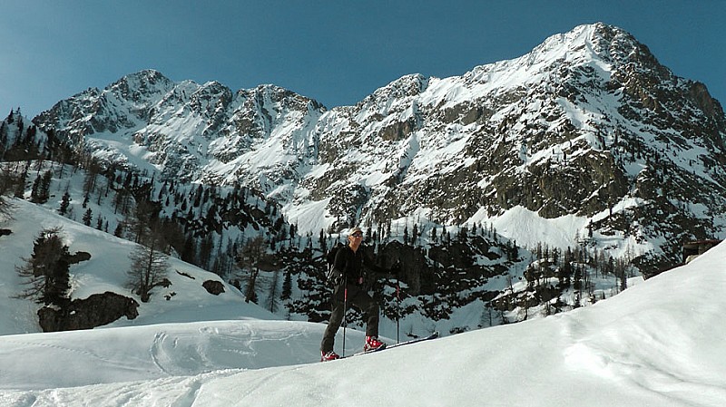 Imposante Paroi Nord du Matto, vu du lac inf. de la Sella et du refuge