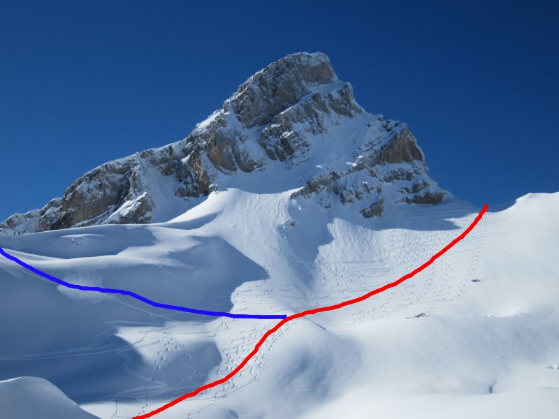 col ouest de Balafrasse
en rouge, descente voie normal
en bleu, variante de descente pour la combe est de la pointe blanche (3.1)