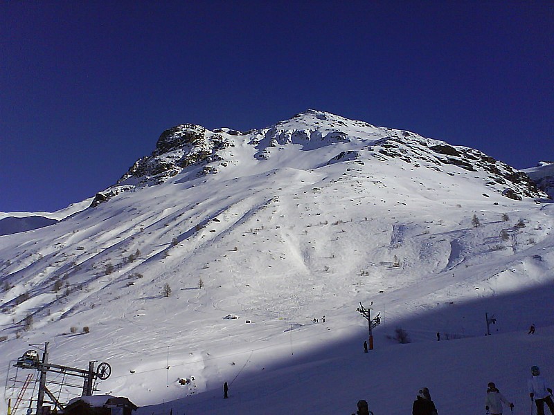 Vue de la face NW depuis le pied du teleski du moulinet