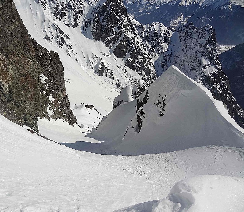 Couloir vu depuis son entrée