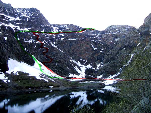 Montée du parking au lac de Chiotas. En vert passage quand c'est enneigé, en rouge sentier d'été.