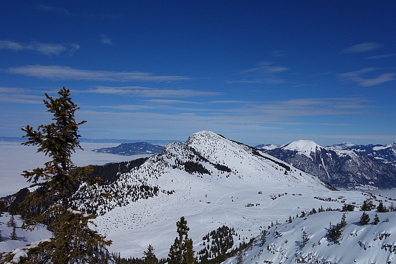 Pointe d'Andey depuis Leschaux, Solaison devant, le Môle derrière