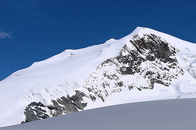 Le Bishorn vu depuis la cabane de Tracuit (juin 2018)