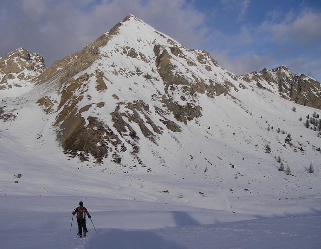 La face SE du Grand Peygu (faiblement enneigée le 21.01.07)
