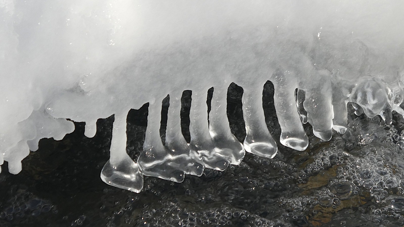 Pic du Mas de la Grave (antécime 2979m, c'est pas grave) - Il reste qq breloques ou petits pieds de glace