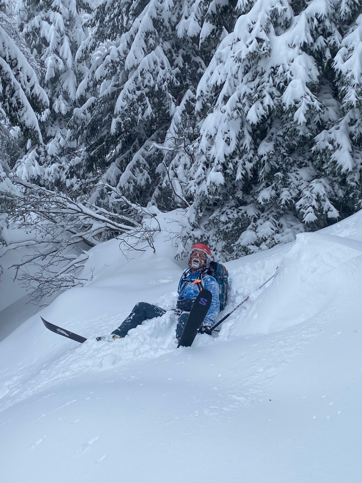 Grand Rocher : poudreuse, brouillard et rires pour les greloutes et leurs compères ! - Cascadeur du jour !