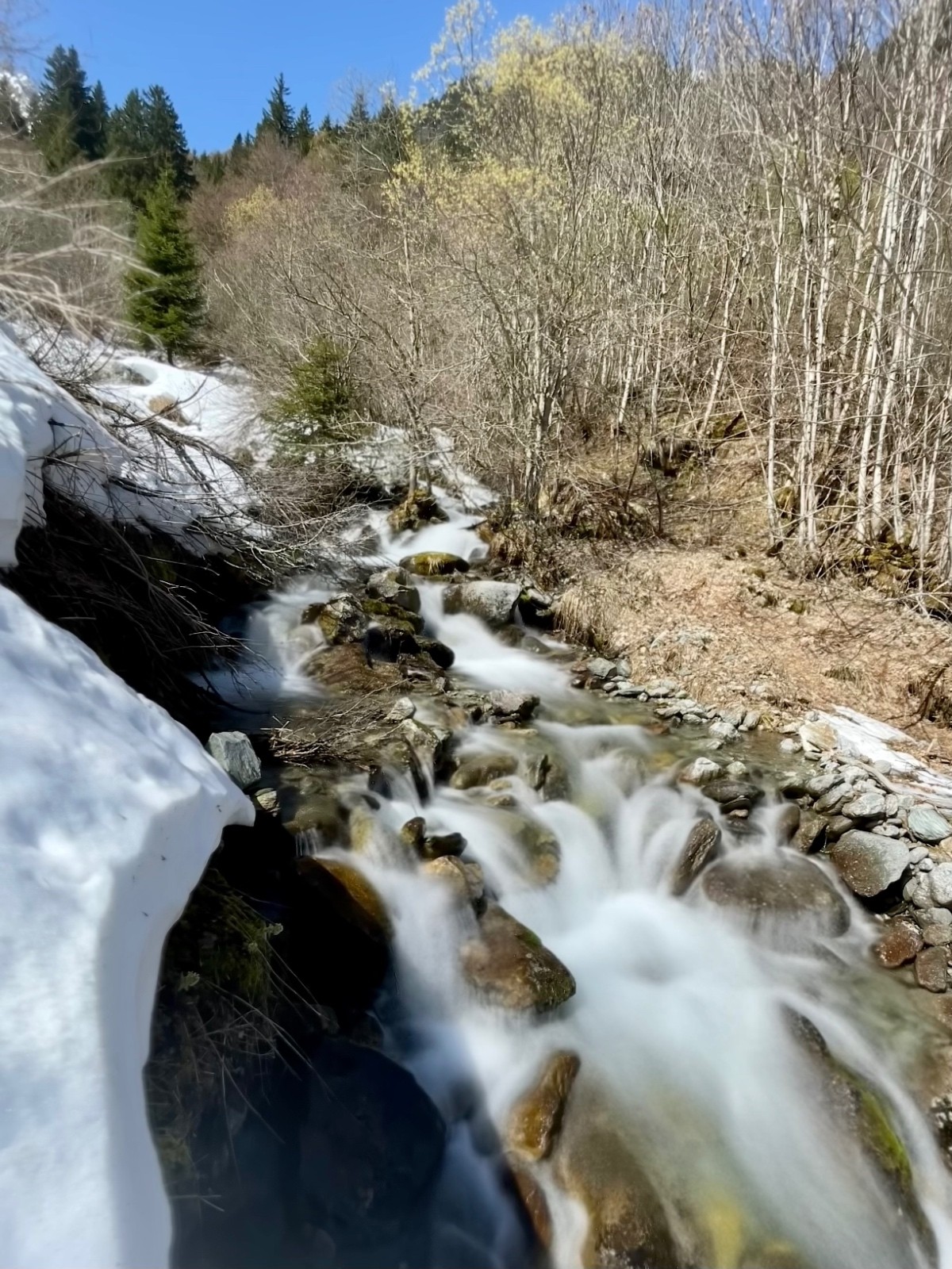 Mille et un usages d'une sangle vers les Rochers de la Barme