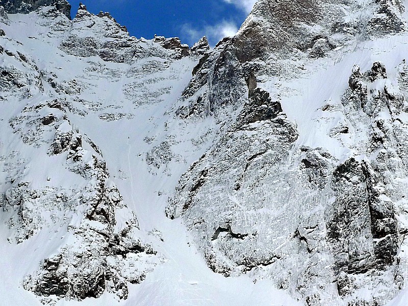 Couloir du Col du Glacier Noir : un gars est entrain de monter